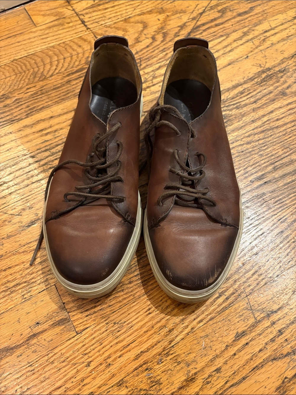 Gucci Mens Betis Calf Leather Sneakers